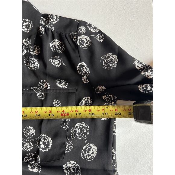 Ann Taylor Size XS Black Floral V Neck Silky 100% Polyester Long Sleeve blouse - Picture 10 of 11